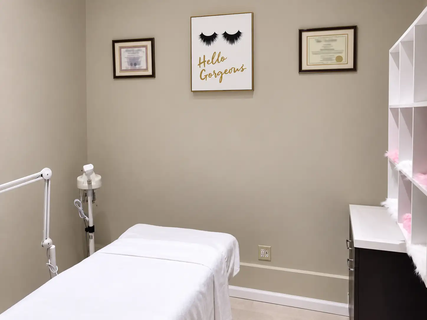 Lash and brow room at Allure with a lash bed and decor